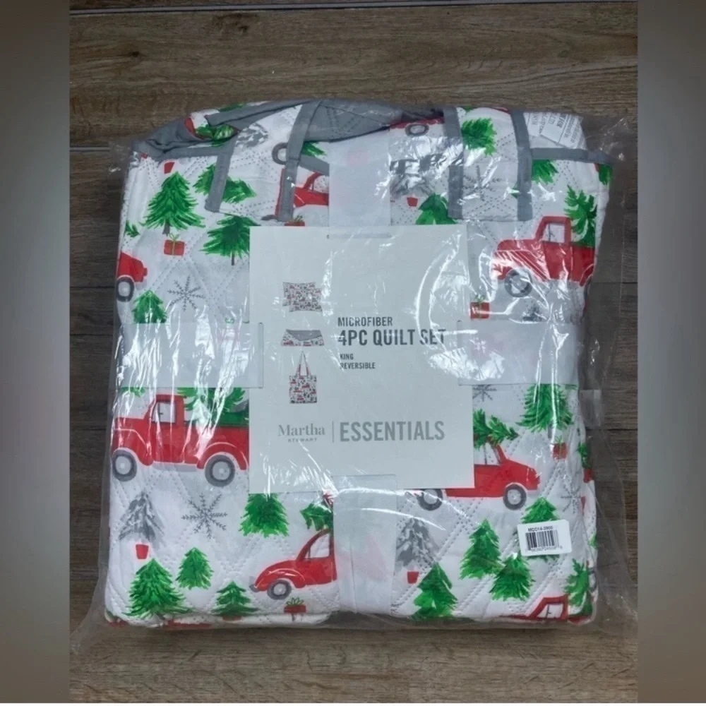 Martha Stewart King Reversible Christmas Truck Quilt w/tote+ shams NEW
